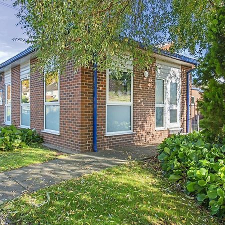 Villa Brand New 1-Bed Flat With Free Parking à Nottingham Extérieur photo